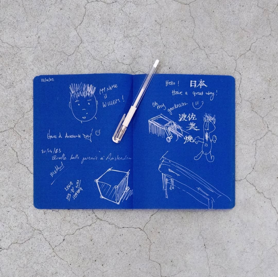 Blue Paper vs White Paper: Which Is Better for Writing and Focus?